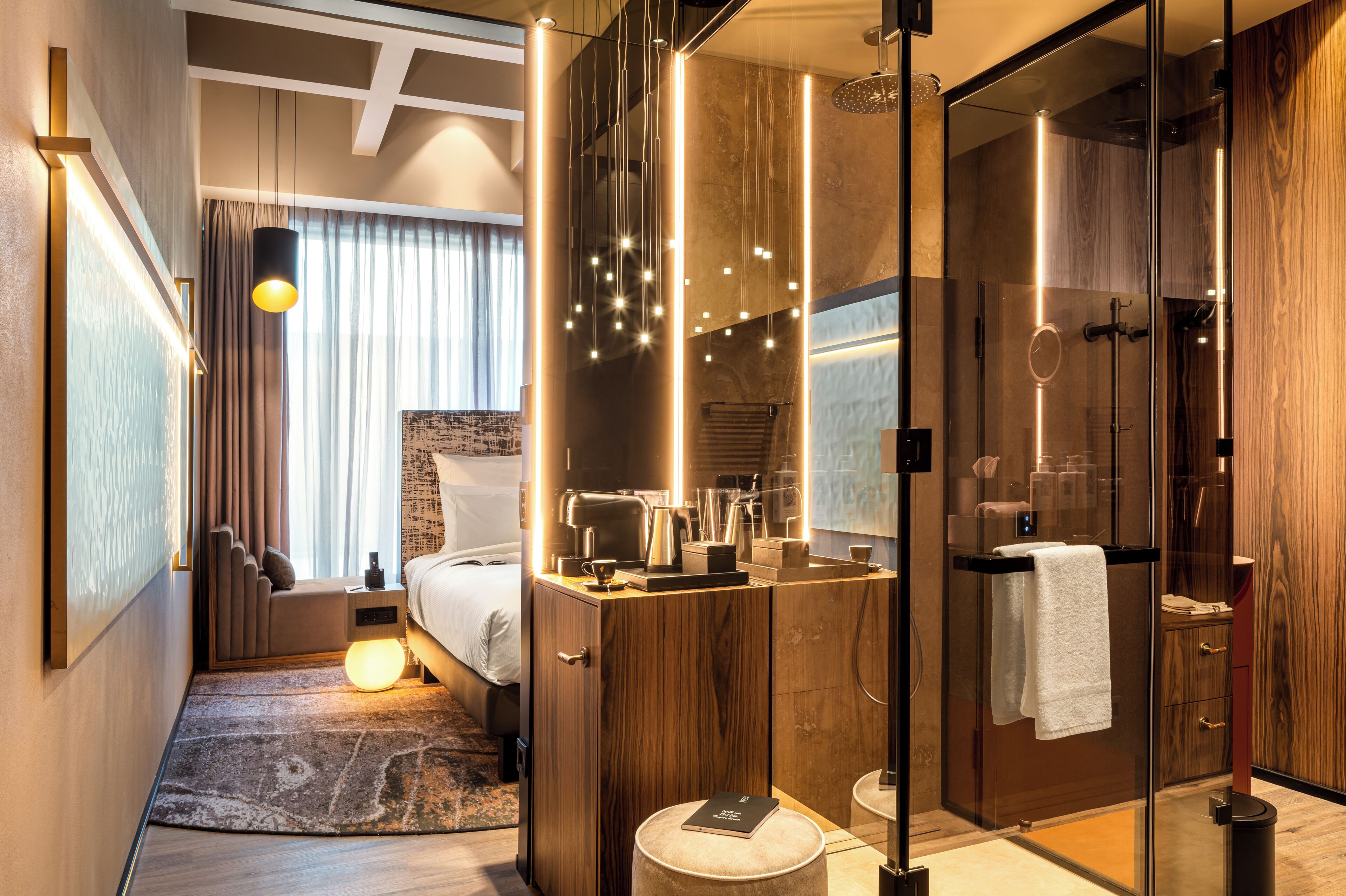 Artículos de tocador ecológicos, secador de pelo, batas, pantuflas