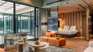 Suite – executive, 1 kingsize-seng (Philippopolis) | Allergitestet sengetøy, minibar, safe på rommet og blendingsgardiner