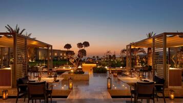 Breakfast, lunch, dinner served; international cuisine, sea views