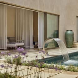 Couples treatment rooms, sauna, hot tub, steam room, hot springs