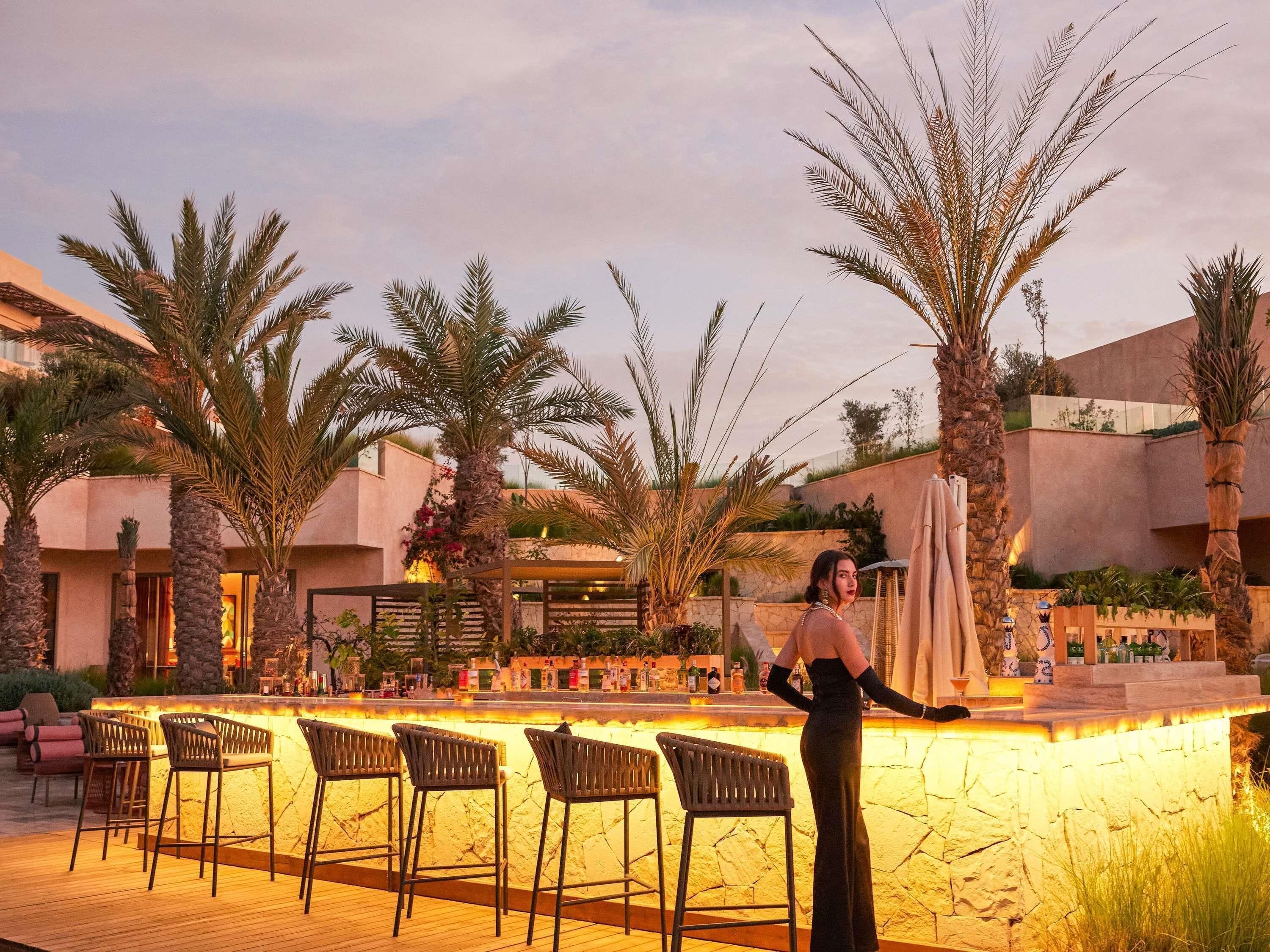 Bar à cocktails, vue sur la mer, ouvert tous les jours