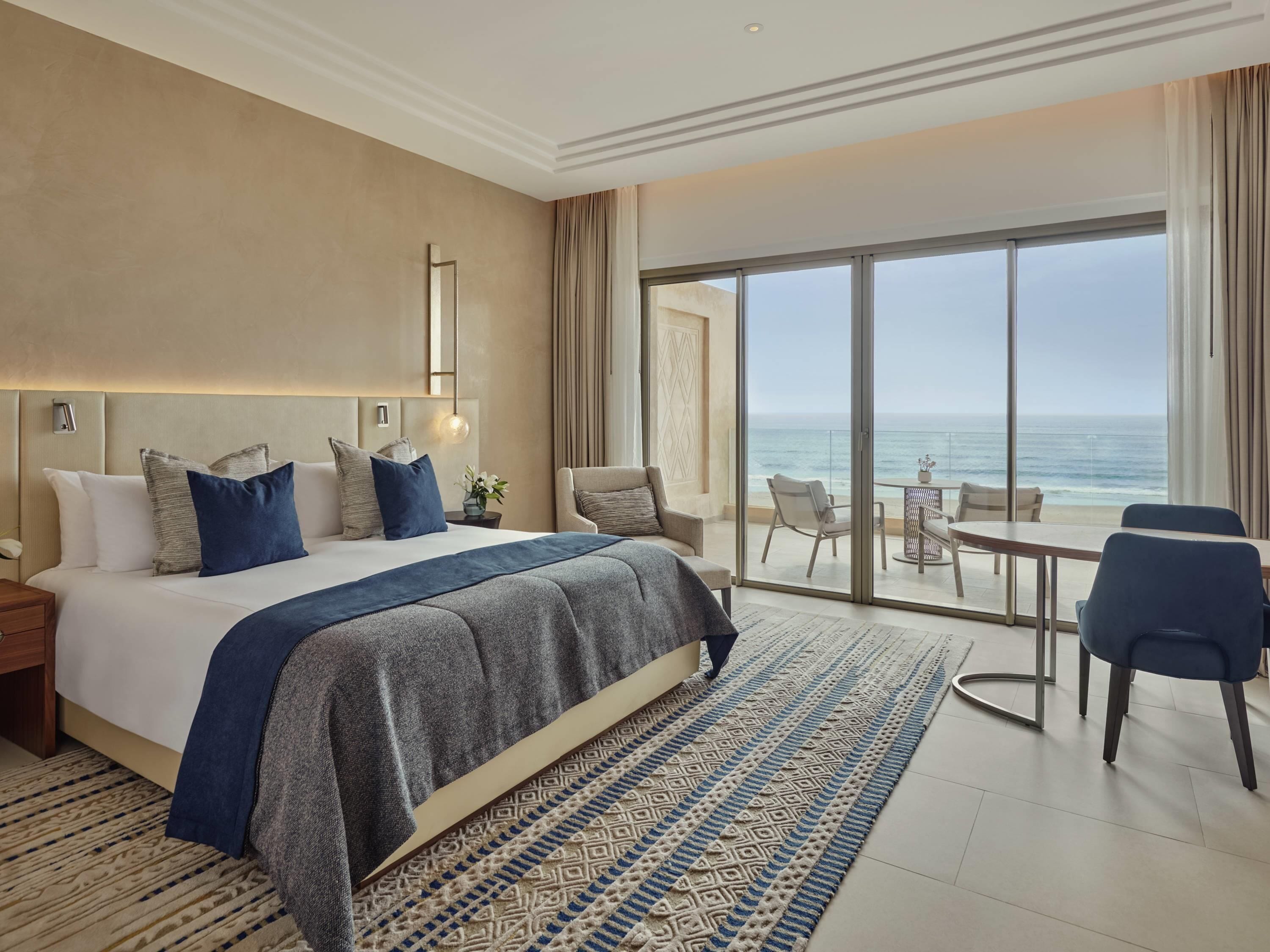 Deluxe Room, 1 King Bed, Ocean View | Premium bedding, pillowtop beds, minibar, in-room safe