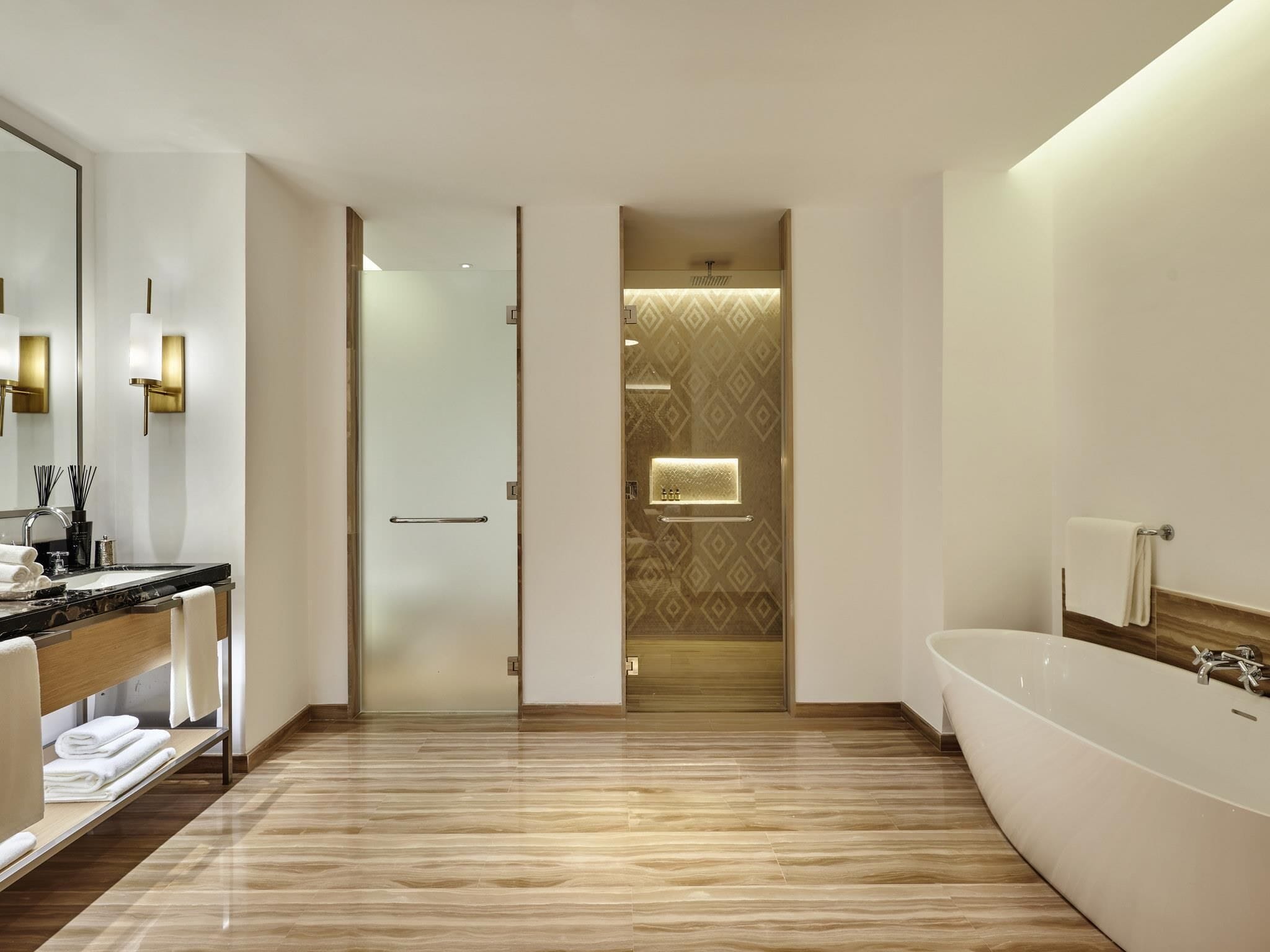 Literie de qualité supérieure, surmatelas, minibar