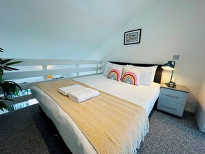 2 chambres, fer et planche à repasser, Wi-Fi gratuit, draps fournis