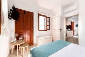 2 bedrooms, in-room safe, iron/ironing board, free WiFi - Lindian Polis Suites in Lindos (Rhodes)