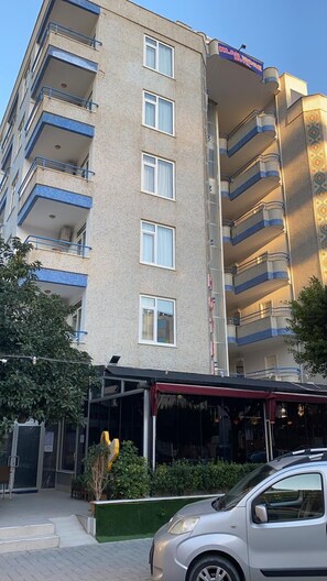 Façana frontal de l'allotjament