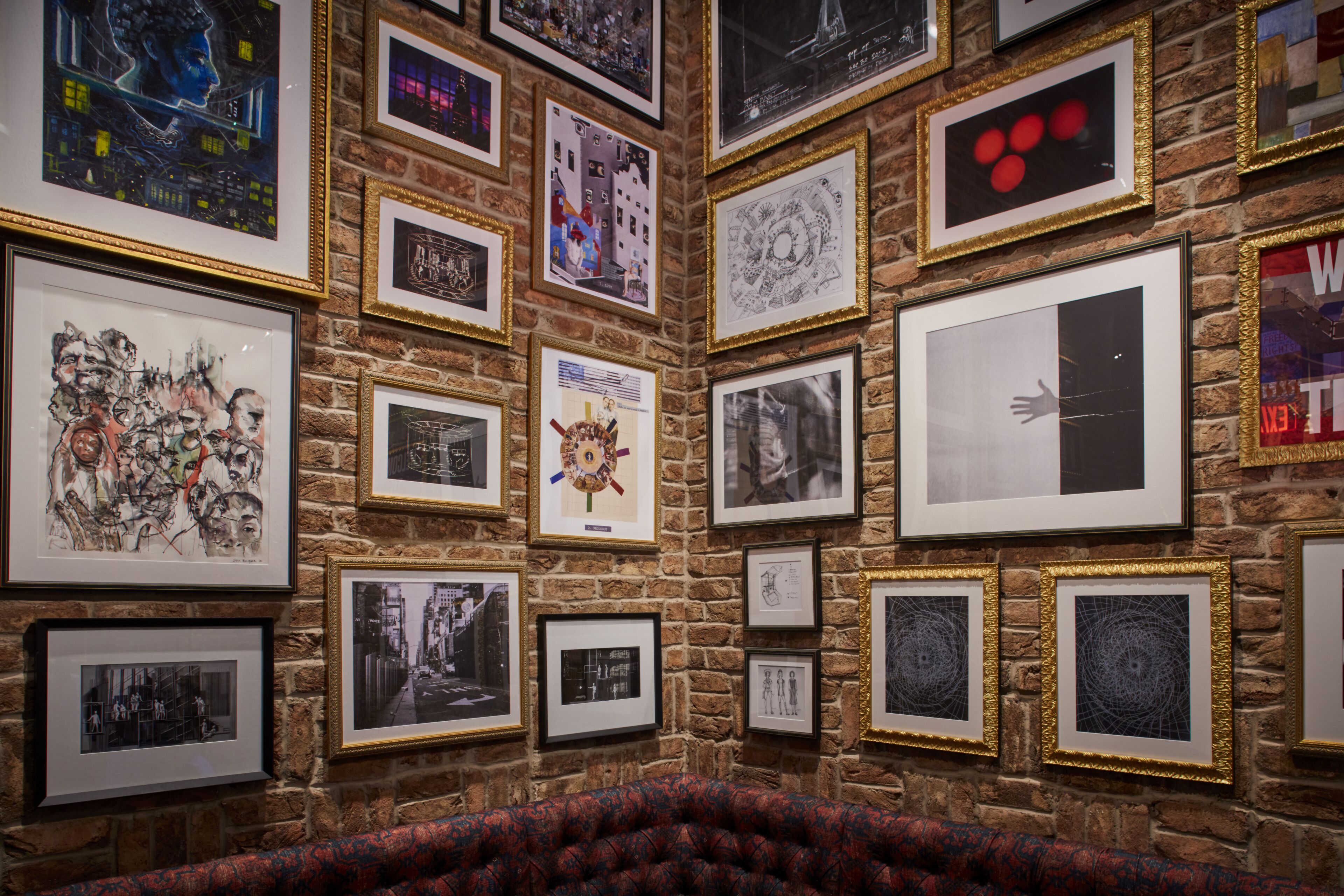 2 bars/lounges, cocktail bar, rooftop bar