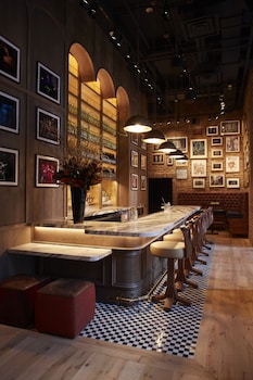 2 bars/lounges, cocktail bar, rooftop bar at CIVILIAN Hotel