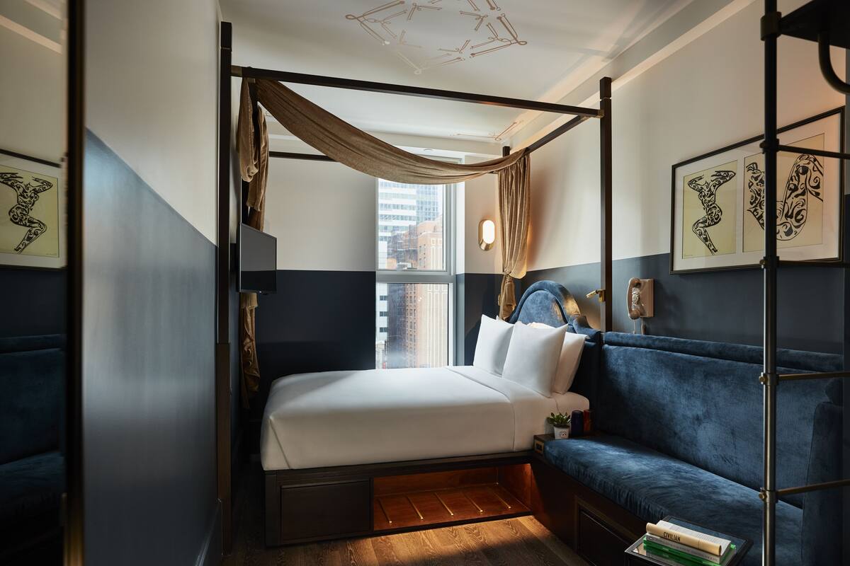 ルーム クイーンベッド 1 台 (Spacious) | 低刺激性寝具、セーフティボックス (室内)、ベビーベッド (無料)、WiFi (無料)