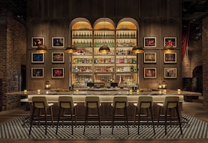2 bares/lounges, bar de coquetéis, bar na cobertura