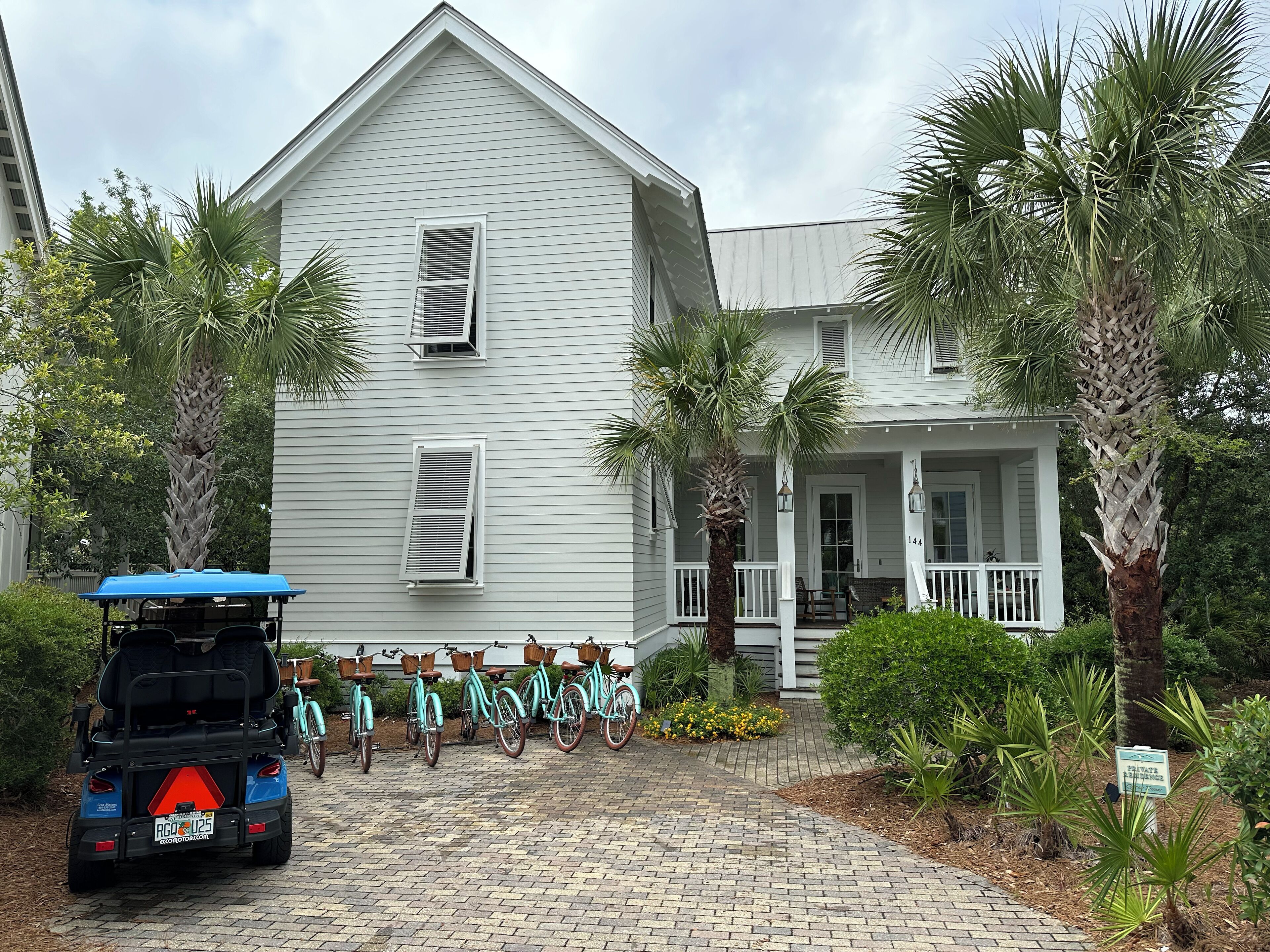 Stunning 30A Home-Pool, Bikes, Golf Cart, Gas Grill, AC, 5 mins to the Beach