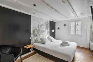 2 室のベッドルーム、アイロン / アイロン台、WiFi (無料)、ベッドシーツ