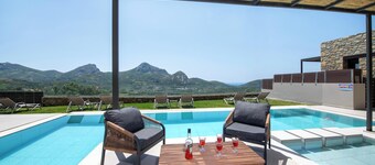Aphrodite 3 - A Stylish Eco Villa near beaches