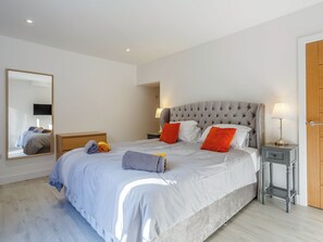 4 bedrooms, free WiFi, bed sheets