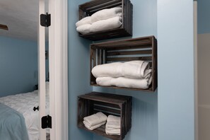 3 chambres, bureau, fer et planche à repasser, Wi-Fi gratuit