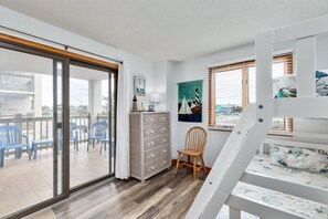 3 bedrooms, internet, bed sheets