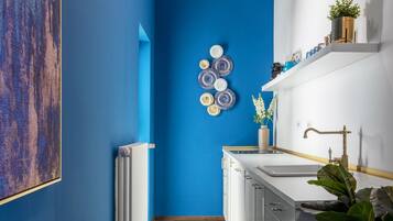 Coffee/tea maker, electric kettle