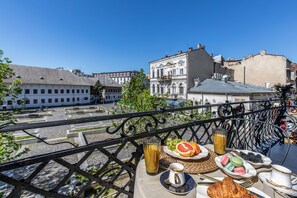 Terrace/patio - Old Town Luxury Suites (Bucharest)