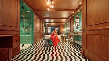 Penthouse, 1 King Bed (Richard's Flat) | Bathroom | Rainfall showerhead, free toiletries, hair dryer, bathrobes
