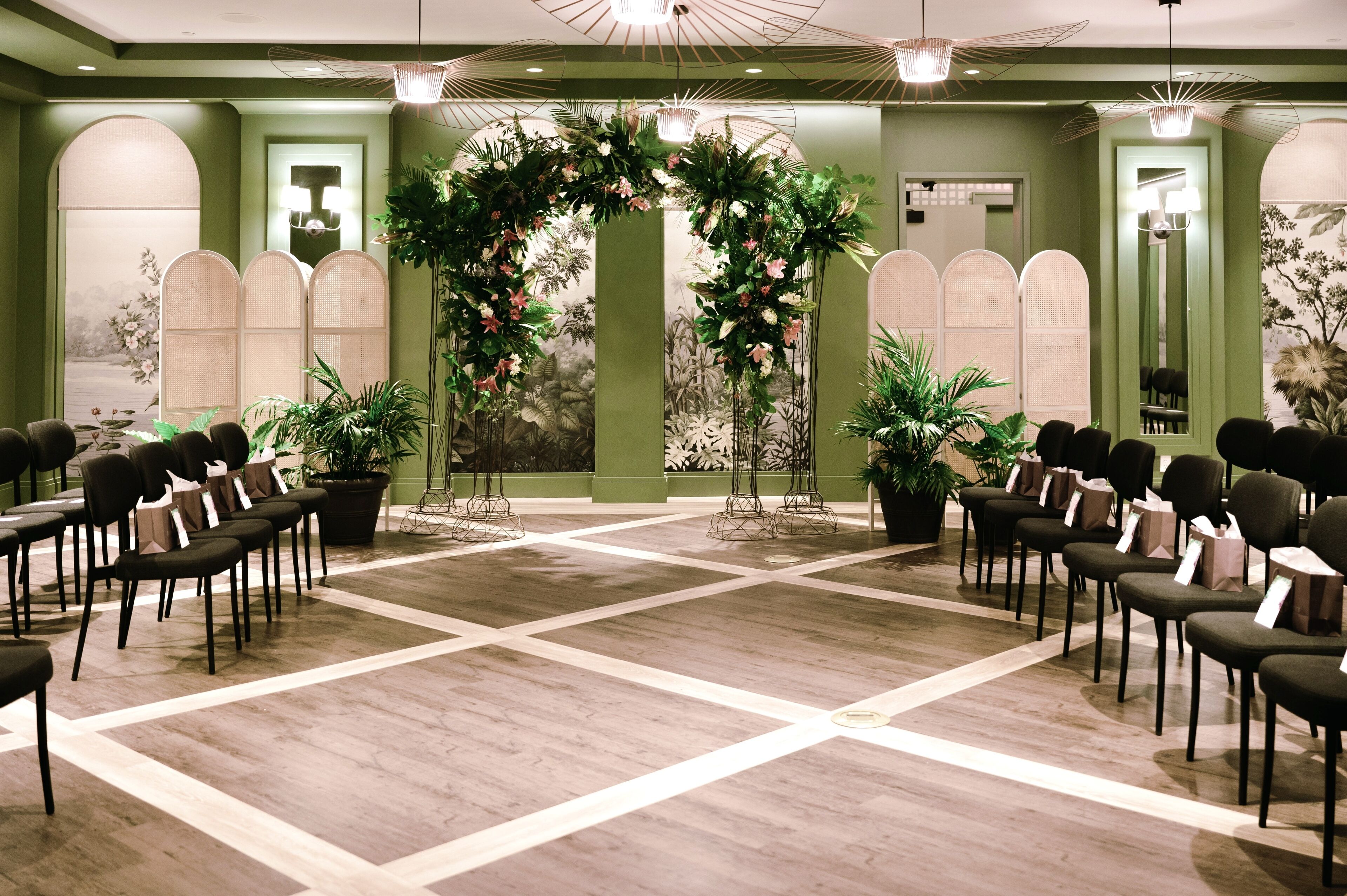 breakfast, lunch and dinner served