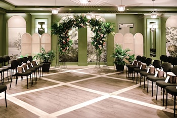 Breakfast, lunch and dinner served at Virgin Hotels New Orleans