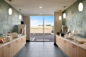 Free continental breakfast on weekends