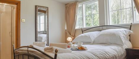 3 bedrooms, free WiFi, bed sheets