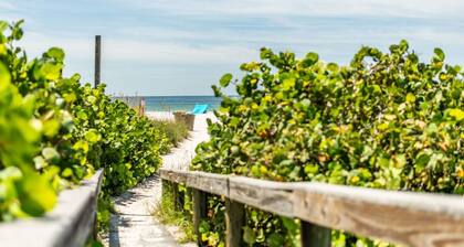 2 Bedroom in Paradise, 250 Steps from Beach / Pool