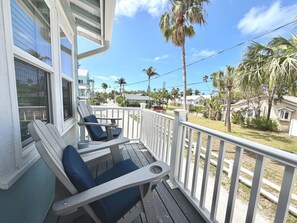 Terrace/patio - A Hidden Gem Steps to Pass-a-Grille Beach Dogs Ok! (St. Pete Beach)