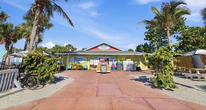 A Hidden Gem Steps to Pass-a-Grille Beach-Dog Ok!