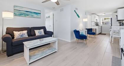 Charming Cottage in Pass-A-Grille Beach, Dogs Ok