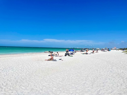 Charming Cottage in Pass-A-Grille Beach, Dogs Ok