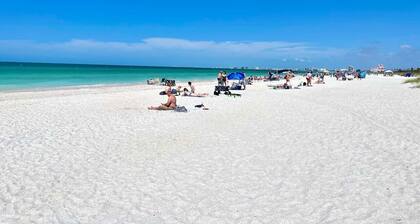 Charming Cottage in Pass-A-Grille Beach, Dogs Ok