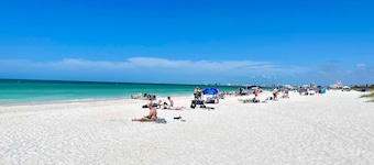 Charming Cottage in Pass-A-Grille Beach, Dogs Ok