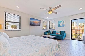 Travel cot, WiFi, bed sheets