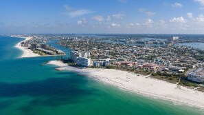 Beach nearby - Steps from Upham Beach & Pool (Saint Pete Beach)