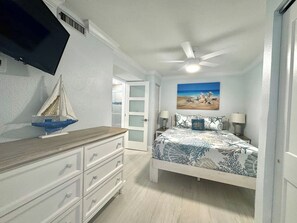 1 slaapkamer, een bureau, een strijkplank/strijkijzer, wifi