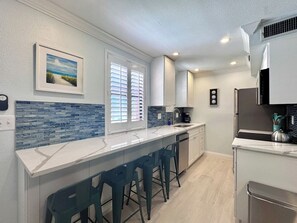 Unclassified image, 4 of 30, button