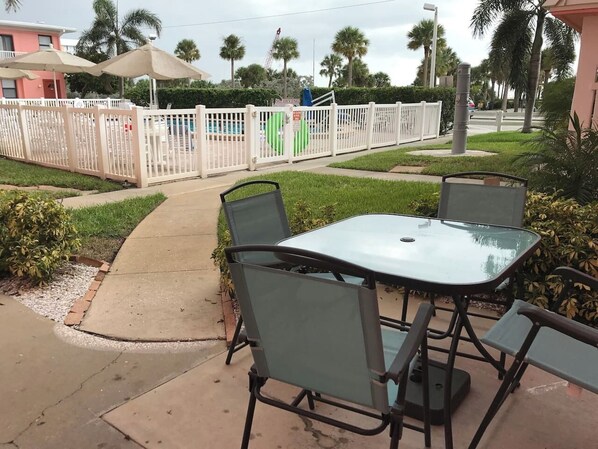 Unclassified image, 1 of 30, button