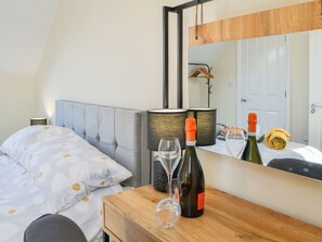 3 quartos, Wi-Fi de cortesia, roupa de cama