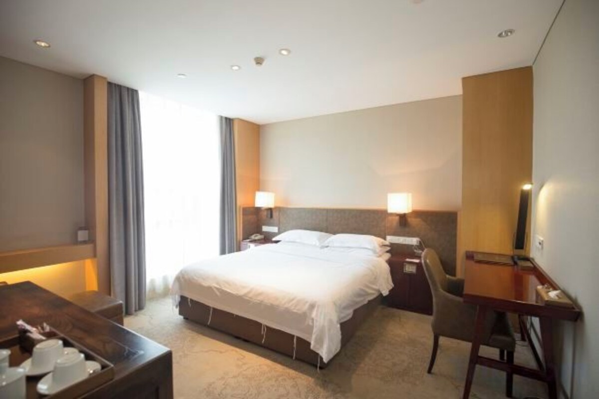 Deluxe Queen Room