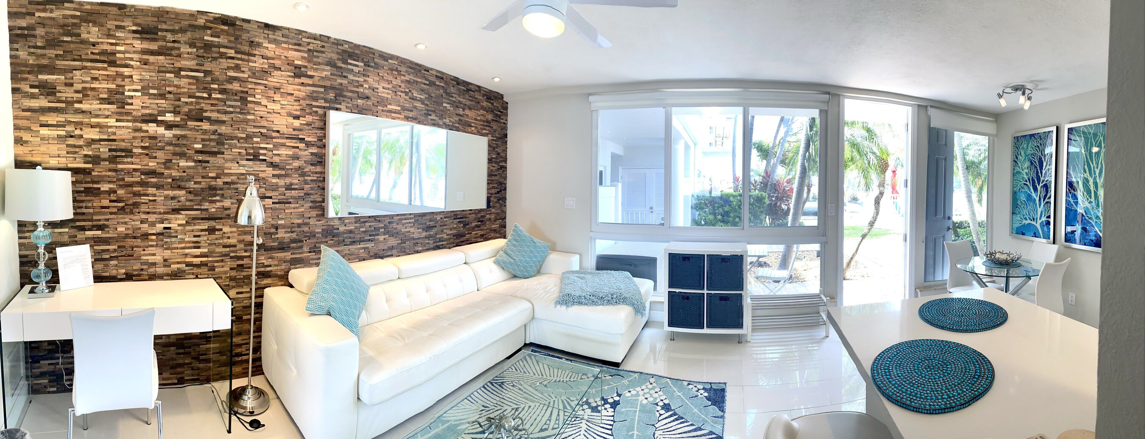 1 bedroom Intracoastal sunsets, walk to the beach