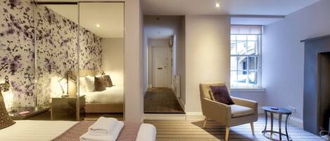 1 soverom, strykejern/-brett, internettilgang og sengetøy