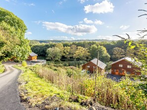 Property grounds - Waterside Lodge One - UK33351 (Elland)
