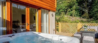 Waterside Lodge One - UK33351