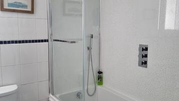 Habitación doble superior (Captain's Cabin) | Baño | Secadora de cabello, toallas, jabón, shampoo