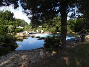 Piscina all'aperto, una piscina riscaldata