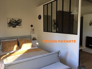4 Schlafzimmer, Schreibtisch, Bügeleisen/Bügelbrett, kostenloses WLAN