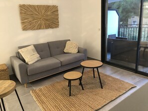 TV - Magnificent, cosy studio (Sainte-Maxime)