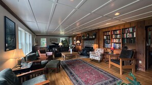 Smart TV, fireplace, books, stereo - Spectacular Oceanfront Estate with Beautiful Sunsets on 8 acres (Harpswell)